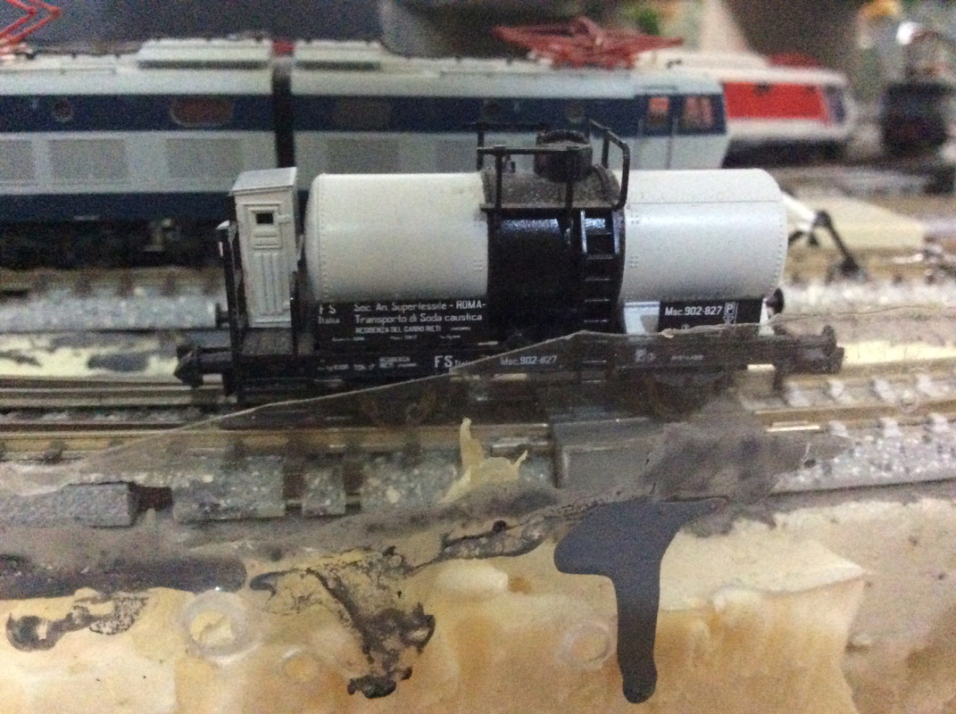 056C96CC-D544-4815-94B1-10C4A2A936E9