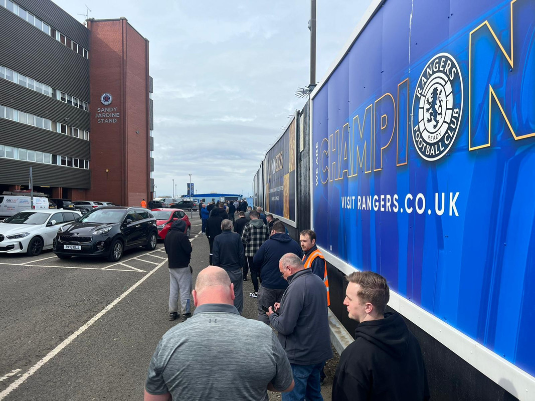 98518306-072D-49DE-A18B-2A73382EFC4A