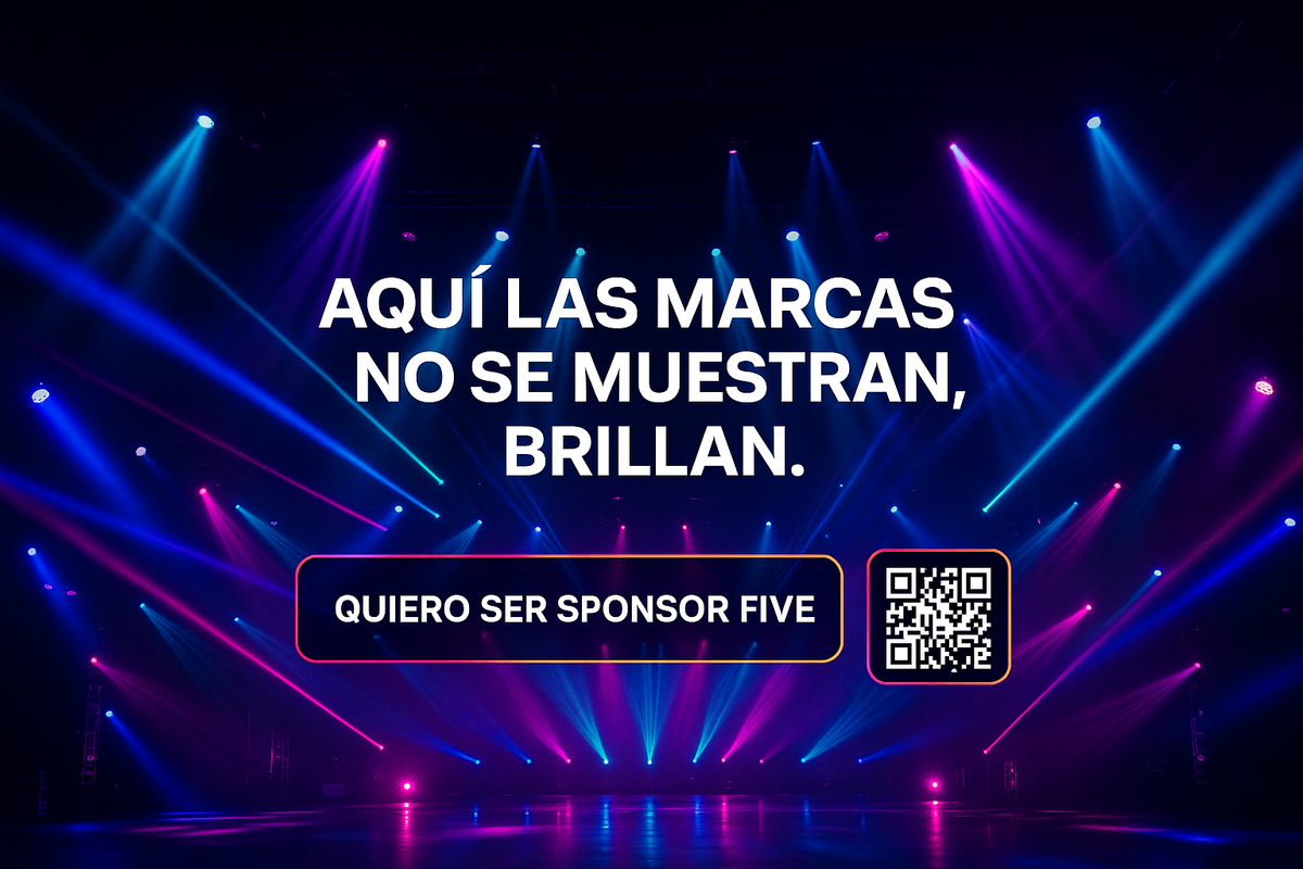 Imagen de cierre del festival con una multitud celebrando y luces brillantes.