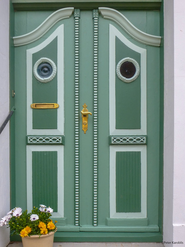 greenfrontdoormeium.jpg