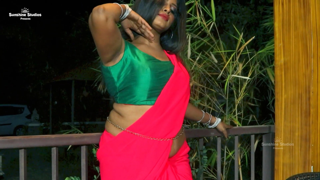 cap_Gorgeous Pink Saree Fashion True Beauty New Saree Expression Video Photoshoot Saree Draping Styl