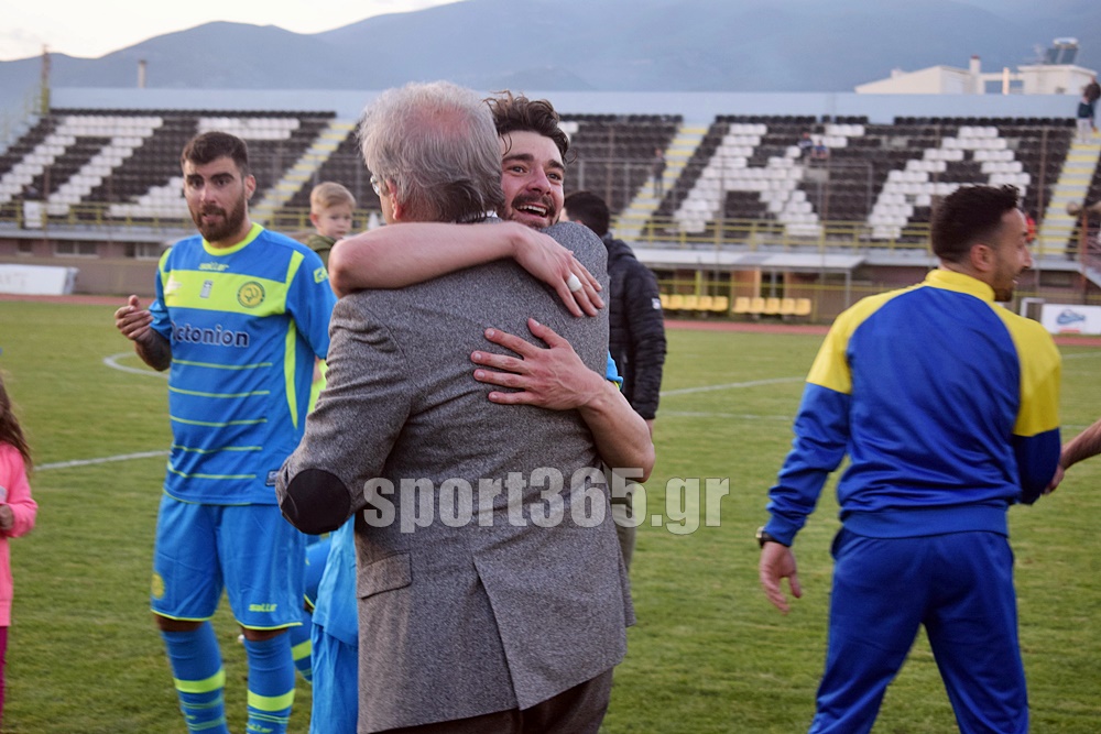 , &Tau;&epsilon;&lambda;&iota;&kappa;ό&sigmaf; &Kappa;&upsilon;&pi;έ&lambda;&lambda;&omicron;&upsilon; &Mu;&epsilon;&sigma;&sigma;&eta;&nu;ί&alpha;&sigmaf;: &Phi;&omega;&tau;&omicron;&rho;&epsilon;&pi;&omicron;&rho;&tau;ά&zeta; &alpha;&pi;&omicron; &tau;&eta;&nu; &Pi;&alpha;&rho;&alpha;&lambda;ί&alpha;