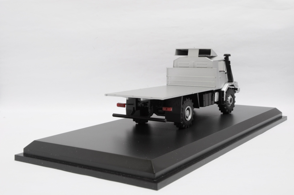 MB Zetros 4x4 silver Schuco (3)