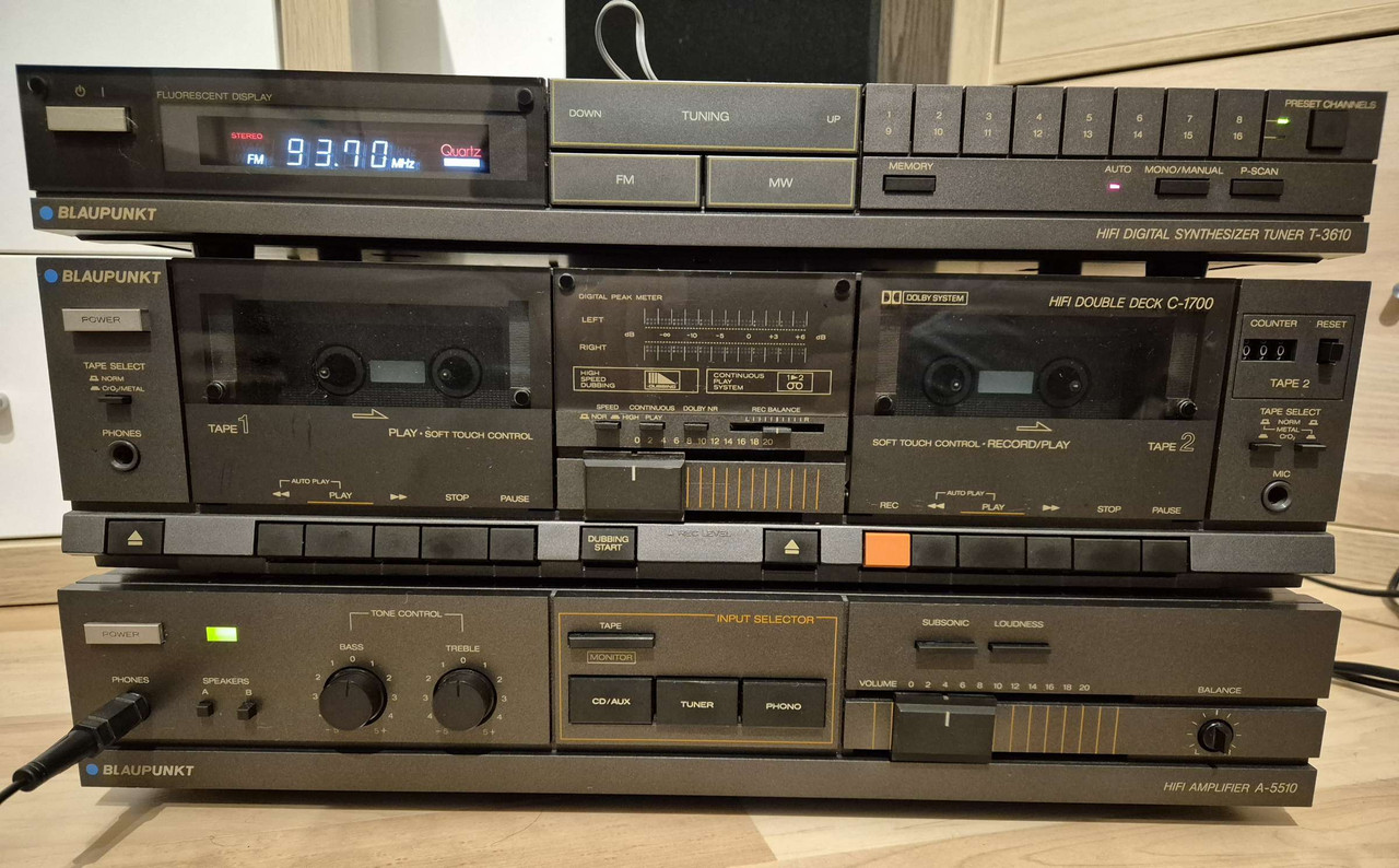 [Bild: blaupunkt-hitachi-stereoanlage.jpg]