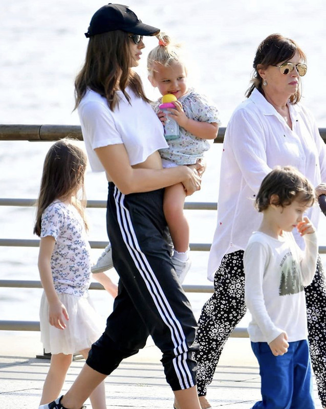 CADDA493-C68A-461D-89AF-F85AB855E448