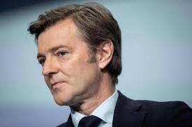 Victor Arkwright (François Baroin)