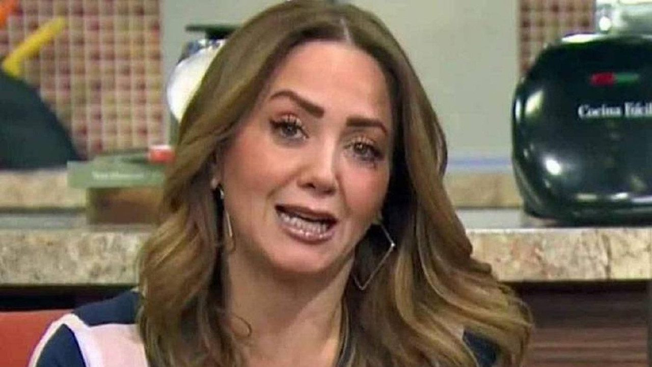 Andrea Legarreta fuera de Televisa por andar de vacaciones