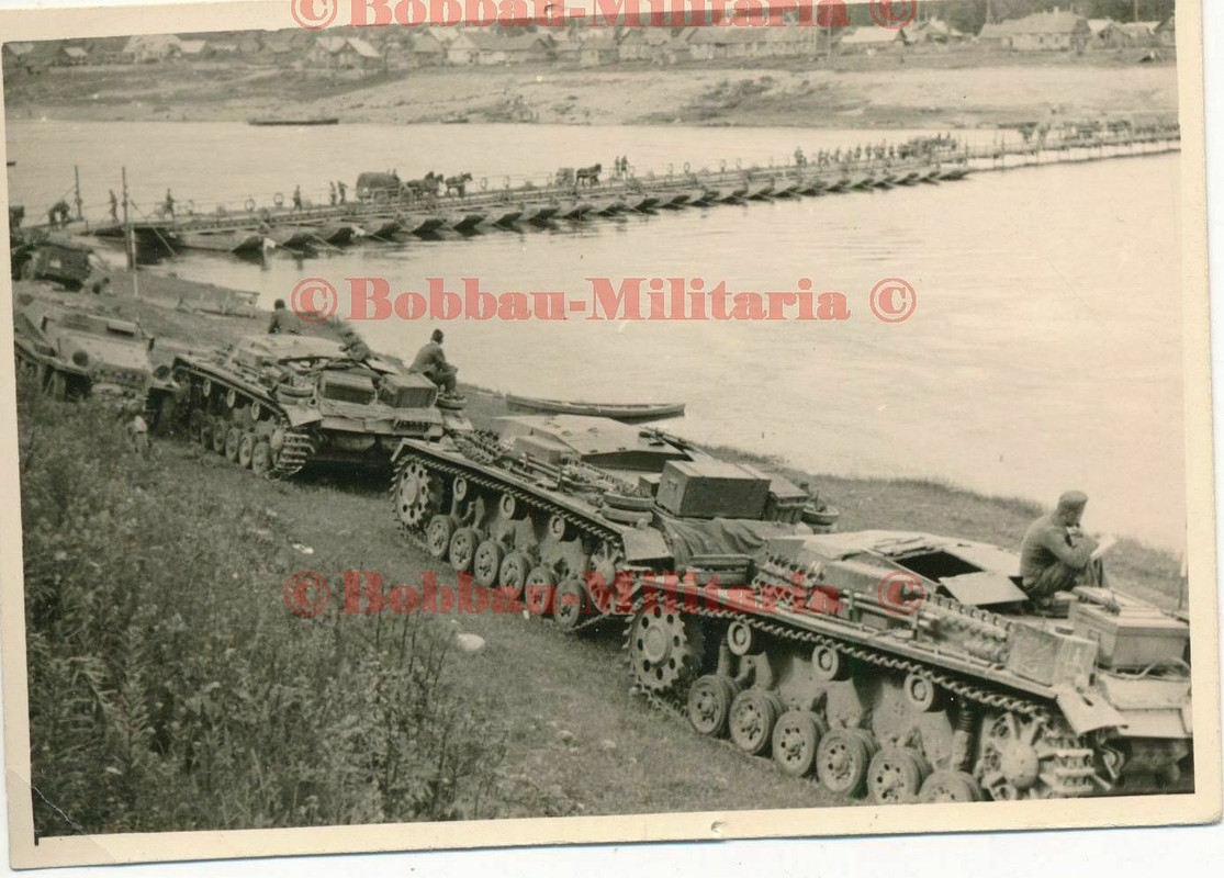 Sturmgeschütze STUG III Abteilung Ponton Brücke NOT STEG SFL Panzer Kennung