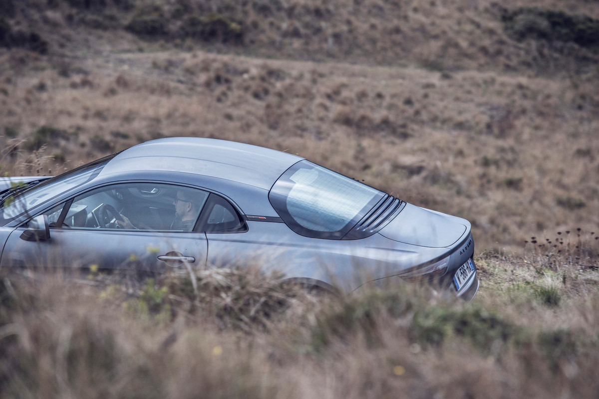 21234968_2019_-_ALPINE_A110S_tests_drive_in_Portugal