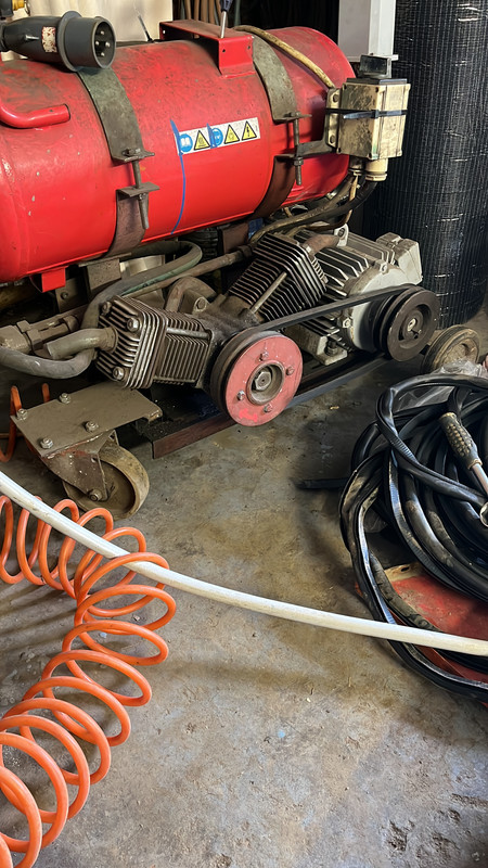 148EC9D6-23DB-47D7-BDB1-3292F4F847D1