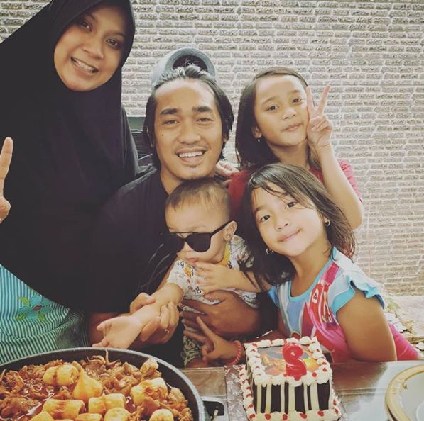 Dide dan keluarga