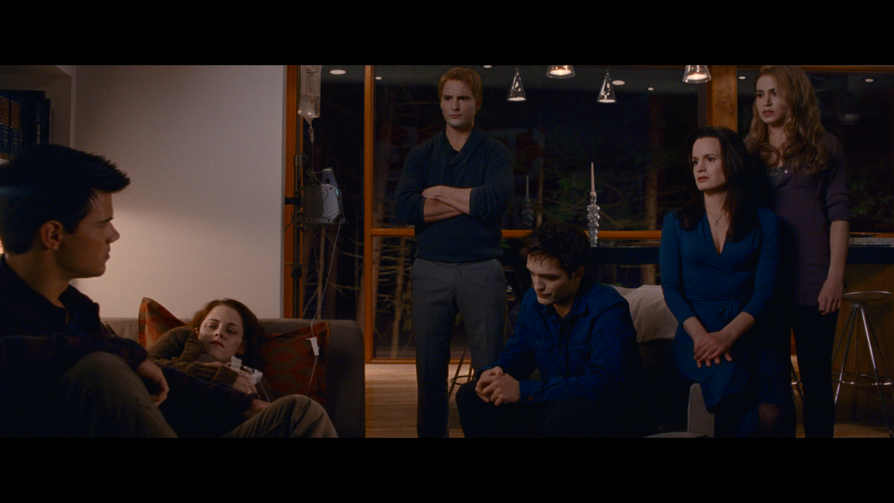 mpv-shot_The.Twilight.Saga.Breaking.Dawn.Part.1.2011.2160p.UHD.BDREMUX.HDR.DV.HEVC-Нечипорук_01_18_0