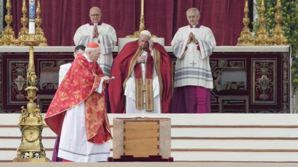 Funeral Benedicto XVI: El Papa Francisco da el último adiós; fue sepultado en la cripta de Juan Pablo II