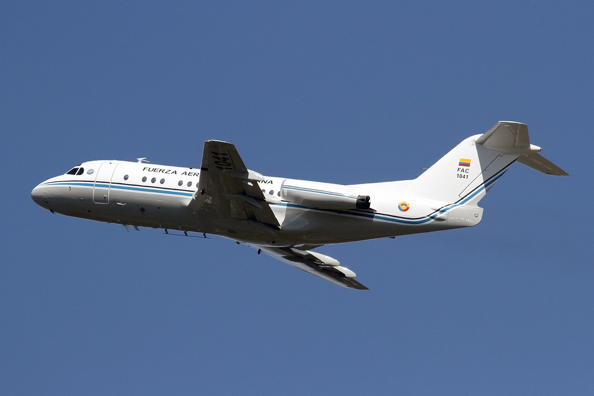 004_Fokker 28-3000C_FAC_FAC1041_ESCVE 821