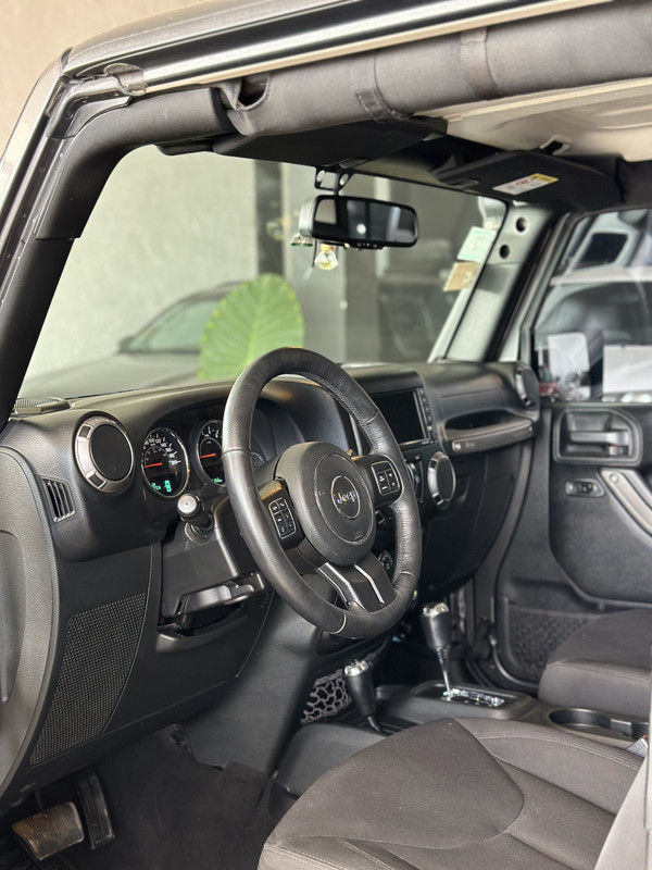 Jeep Wrangler Sport 2P - 4