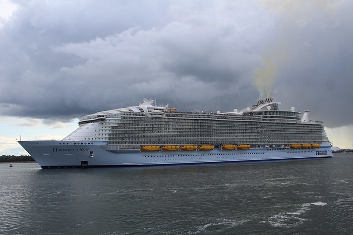 Harmony of the Seas, salah satu kapal pesiar terbesar di dunia.