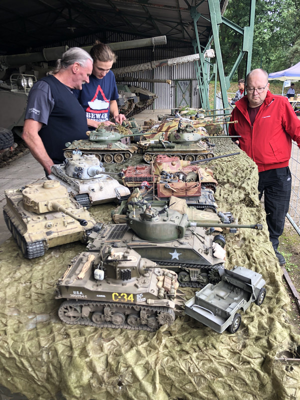 4AA4D932-7B45-49A6-BA7E-561C11A751DC