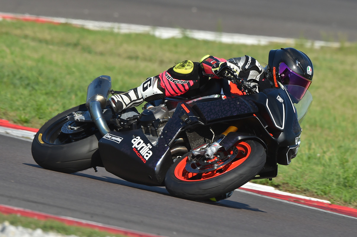 3257D737-DA02-4AAF-AB73-8F9045EBF5F1