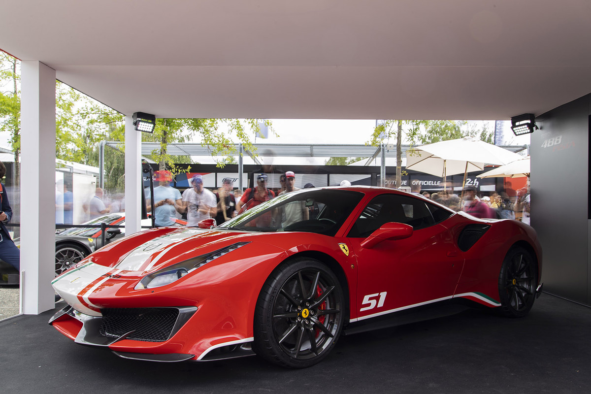Ferrari 488 Pista Piloti (1)