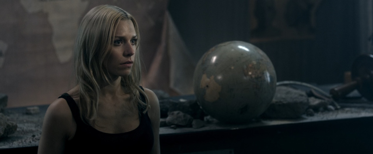 Iron Sky 2012 DC (1080p x265 10bit Tigole).mkv_snapshot_01.40.12