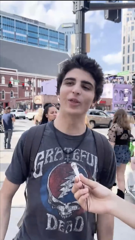 D9F1542A-C6D8-498B-9893-4E5838A3BA11