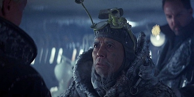 JAMES-HONG-BLADE-RUNNER-2-B-FOTOR.jpg