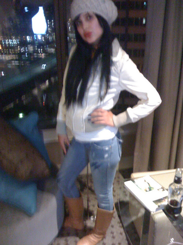 Otra nena amateur desnuda y embarazada