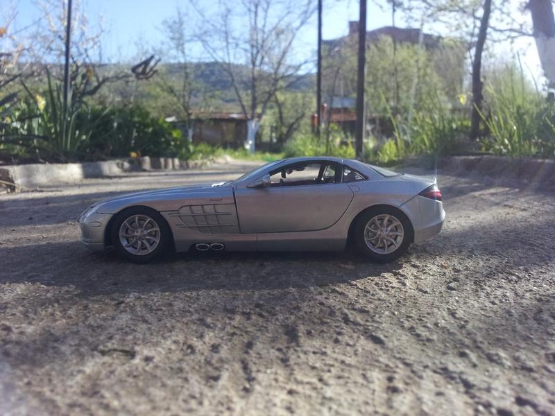 1:24 MotorMax Mercedes-Benz SLR McLaren