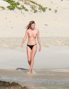 Edita-Vilkeviciute-Sigute-Krilaviciute-On-the-Beach-in-St.-Barts-April-3-2014-133-gigapixel-low_res-