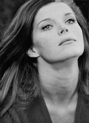 samantha-eggar-b05