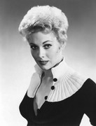 kim-novak-497