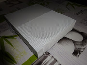 [VDS] Console Xbox One S version 1To - blanche - en boite d'origine + en cadeau 1 jeu FIFA 2014 DSC06027