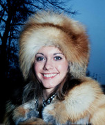 Olivia-Newton-Johnon-md82