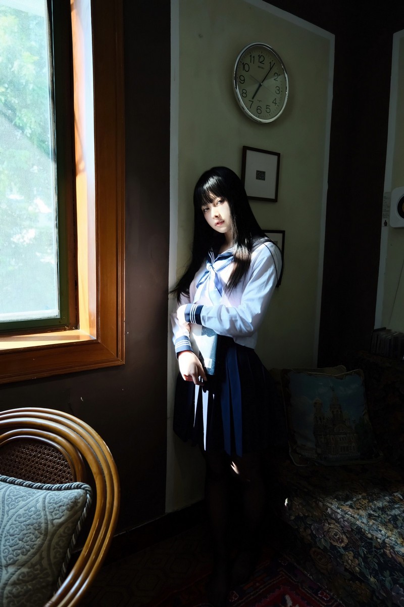 白莉爱吃巧克力 闺房JK 制服写真【20P｜150MB】插图