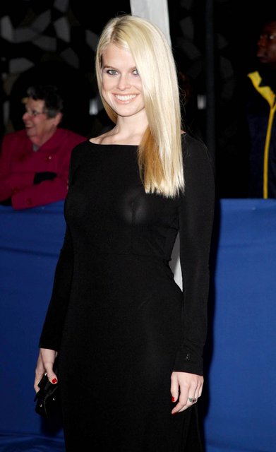 [Image: Alice-Eve-doggystyle-PZ7302.jpg]