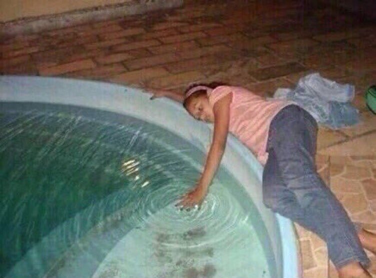 72-E67578-BCB5-4-E8-D-9260-53-E764228-F7