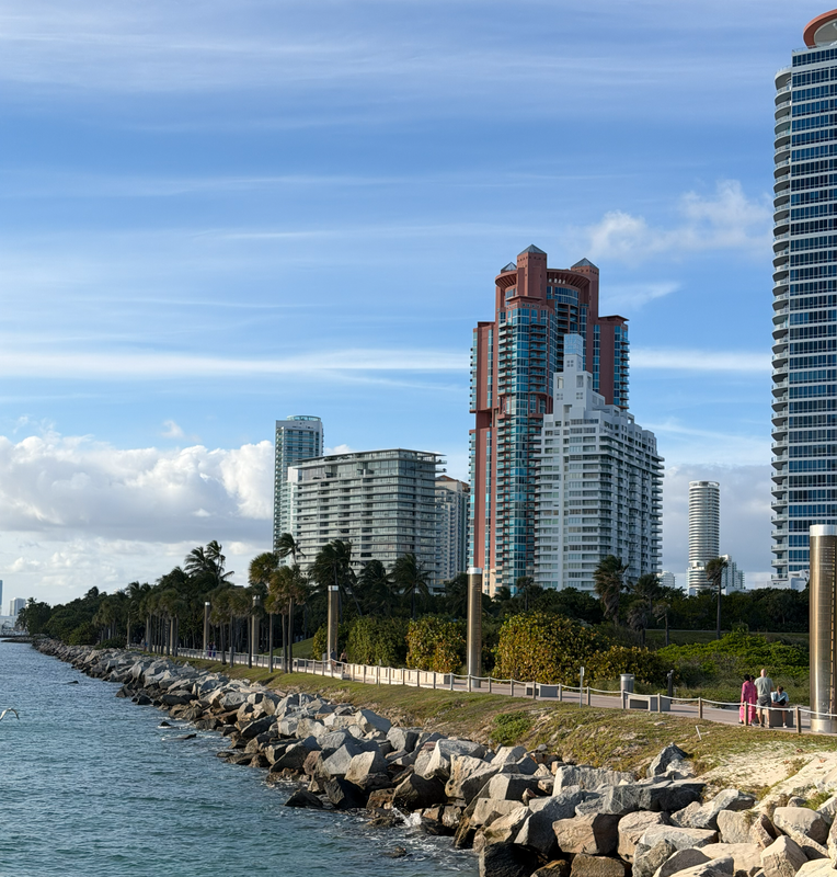 [Image: Miami-South-Point-Park0b1.png]