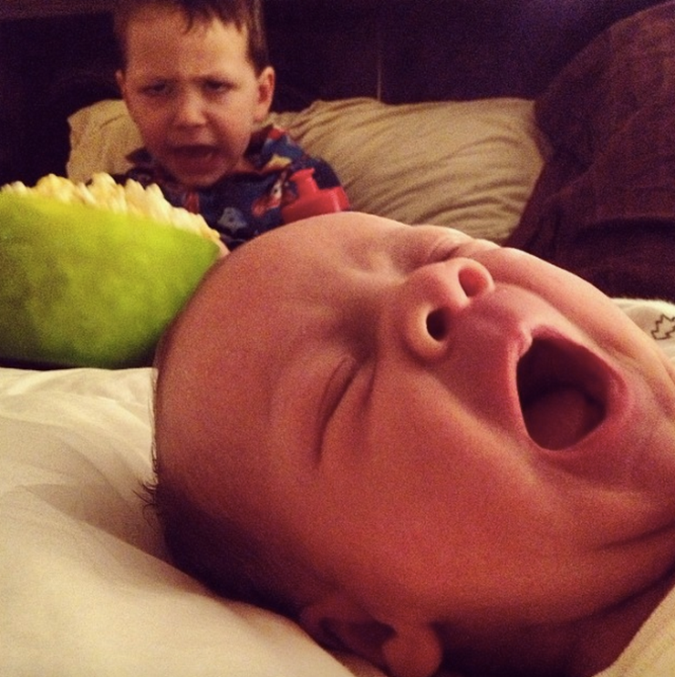 11 реакций детей, которые не очень-то рады прибавлению в семье