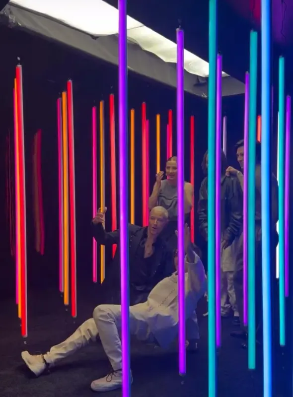 some-opla-cast-photos-at-tudum-2025-v0-p