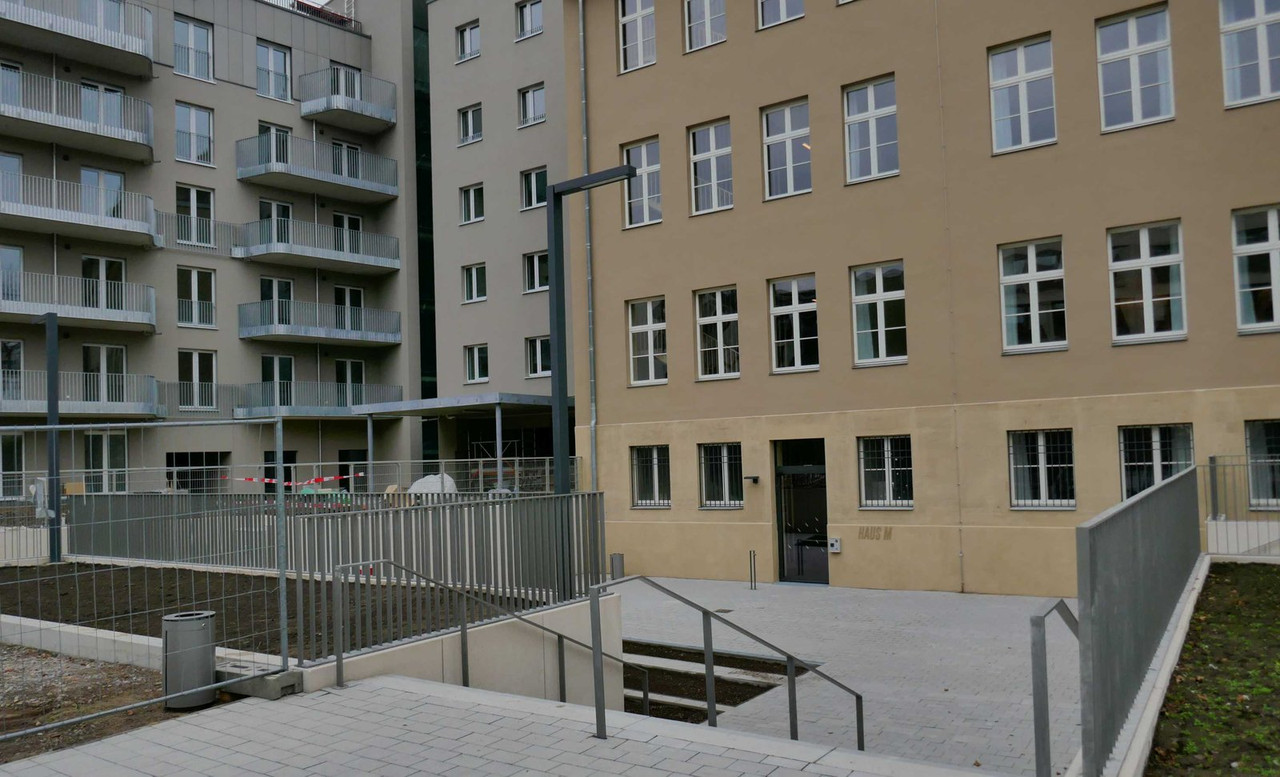 Bild: https://i.postimg.cc/nL9Vr9cq/P1240657.jpg