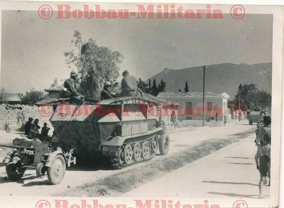 Griechenland Schützenpanzerwagen SdKfz 251-7 camo mit Sturmstege