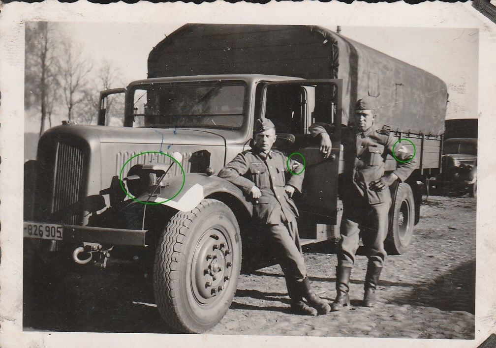 Lkw Foto, Soldaten mit V Abzeichen auf dem Ärmel