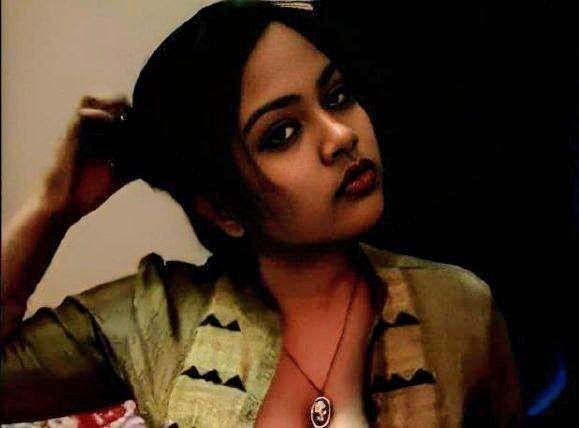 Indian Desi girl flashing her Boob teasing Full Nude video