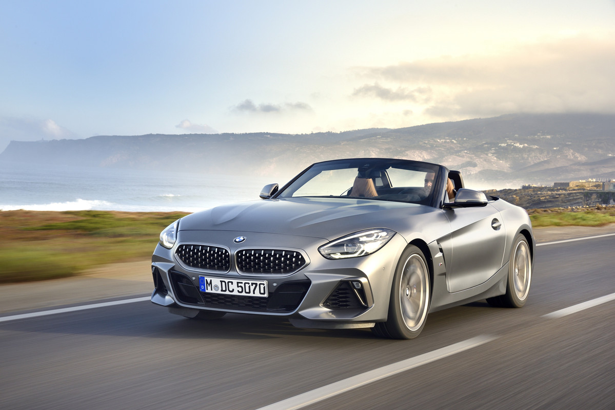 P90328295_highRes_the-new-bmw-z4-m40i-