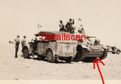 Kommandeurs Panzer und Kübelwagen mit General