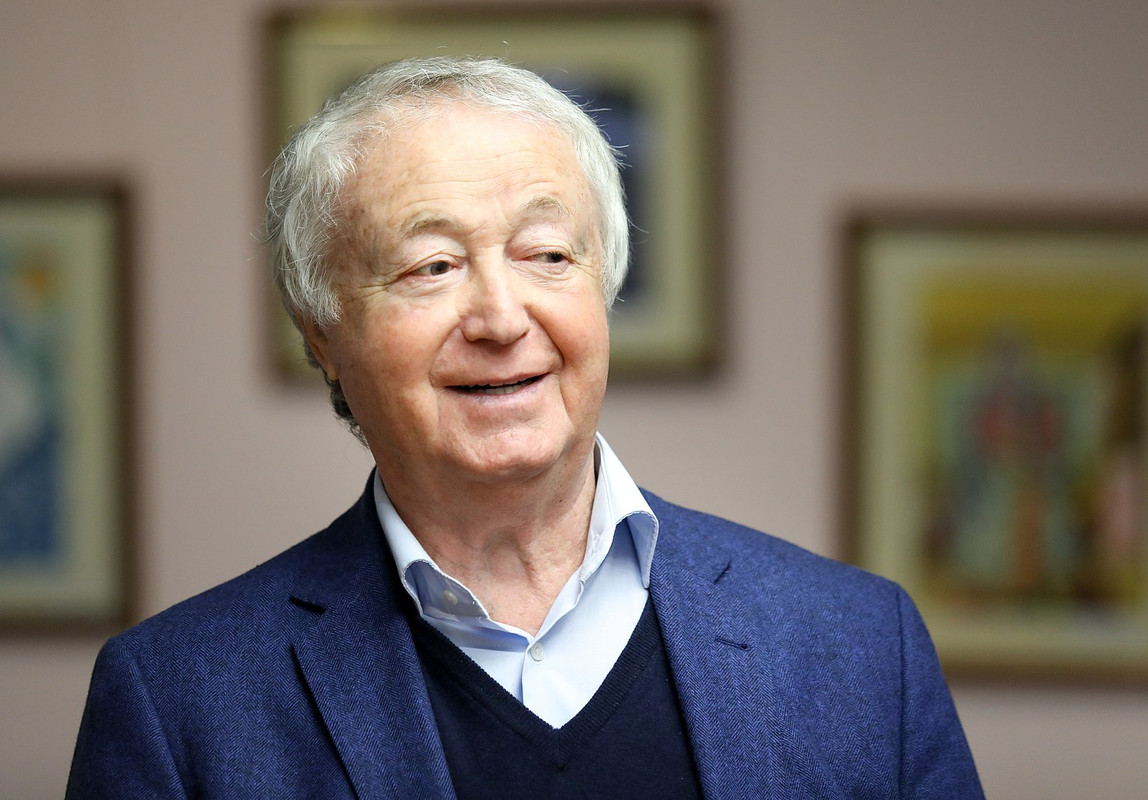 1599px-Лион_Измайлов