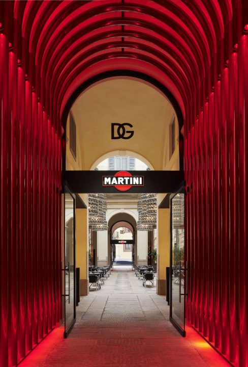 Dolce & Gabbana rinnova il look dell'iconico Martini Bar di Milano