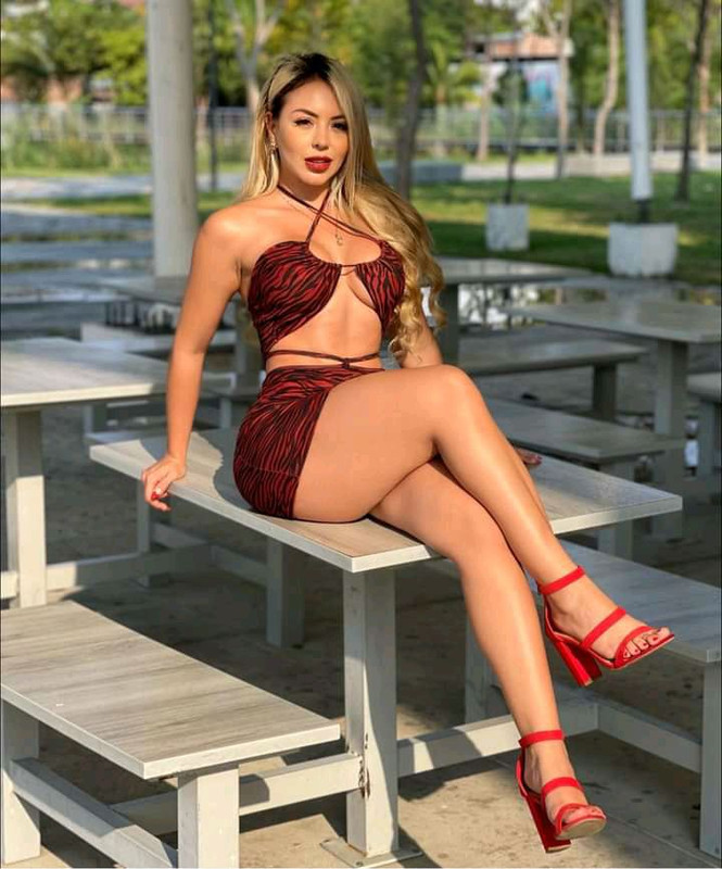 https://i.postimg.cc/nLLTM0C4/MOSQUERA001.jpg