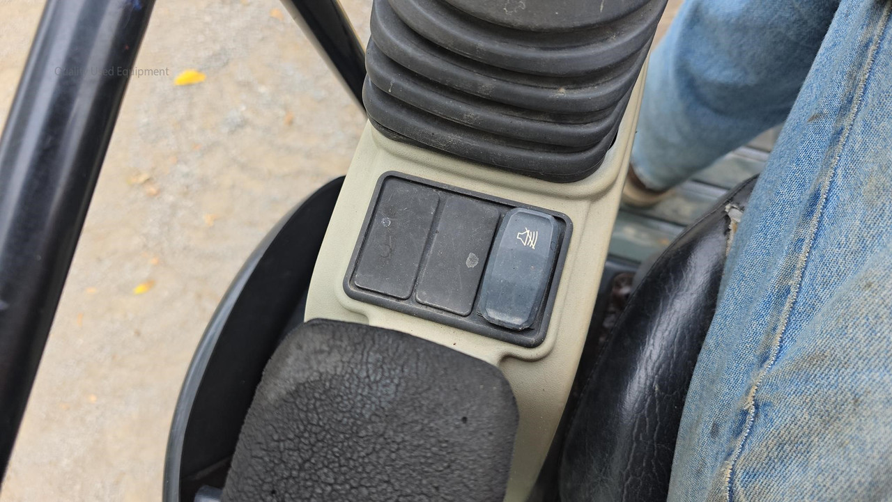 Vehicle thumbnail 80