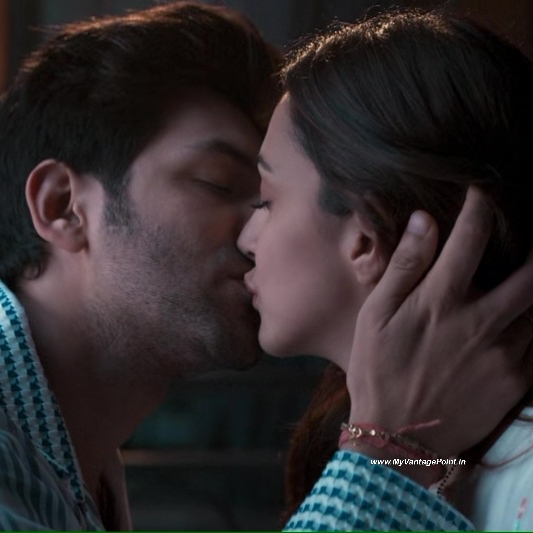 16-Kiara-Advani-Hot-in-Satyaprem-Ki-Katha-2023-with-Kartik-Aryan-My-Vantage-Point